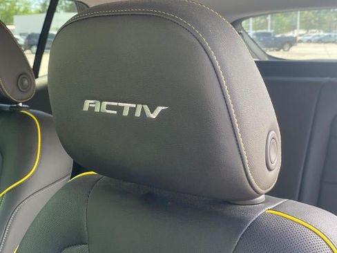 Used 2025 Chevrolet Trax ACTIV w/ Sunroof Package FWD image 16