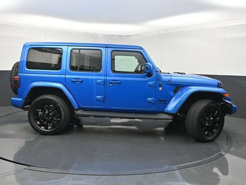 Used 2021 Jeep Wrangler Unlimited Sahara AWD/4WD image 2