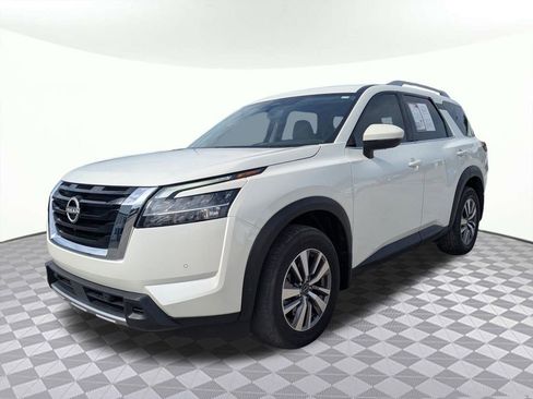 Used 2023 Nissan Pathfinder SL AWD/4WD image 7