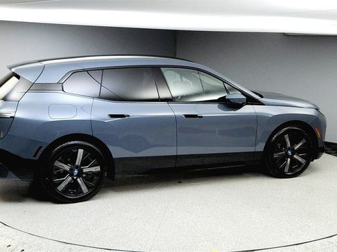 Used 2025 BMW iX xDrive50 w/ Premium Package image 16