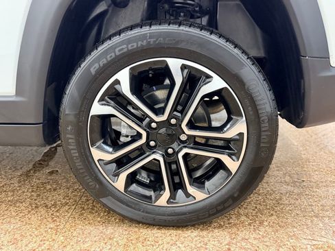 Used 2023 Jeep Compass Limited image 25