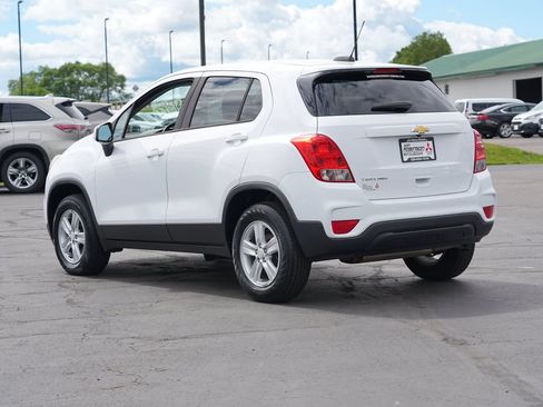 Used 2017 Chevrolet Trax LS w/ Fleet Convenience Package AWD/4WD image 5