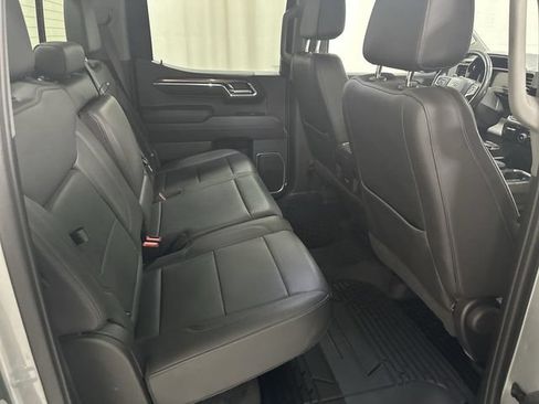 Used 2023 Chevrolet Silverado 1500 RST w/ Convenience Package II AWD/4WD image 17