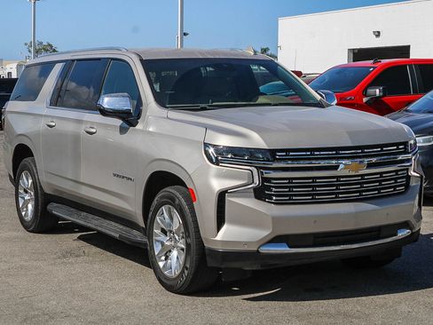 Used 2024 Chevrolet Suburban Premier RWD image 3