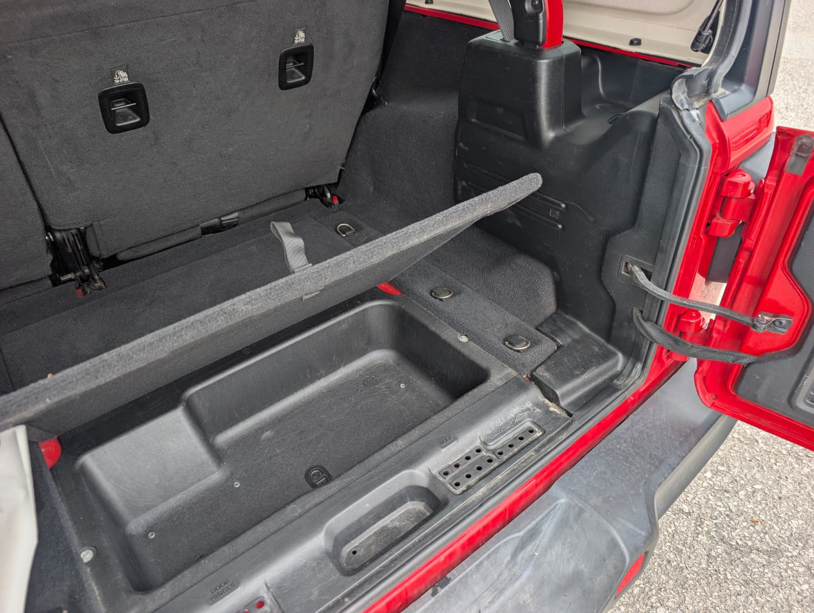 Used 2020 Jeep Wrangler Unlimited Sahara AWD/4WD image 37