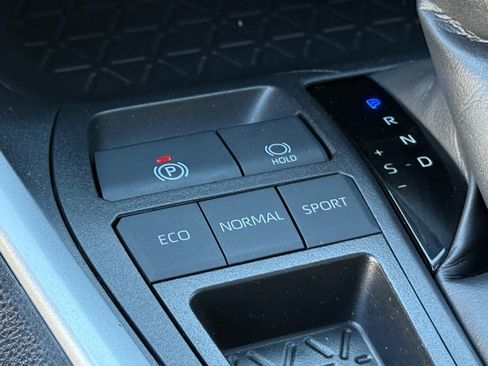 Certified 2025 Toyota RAV4 XLE image 28