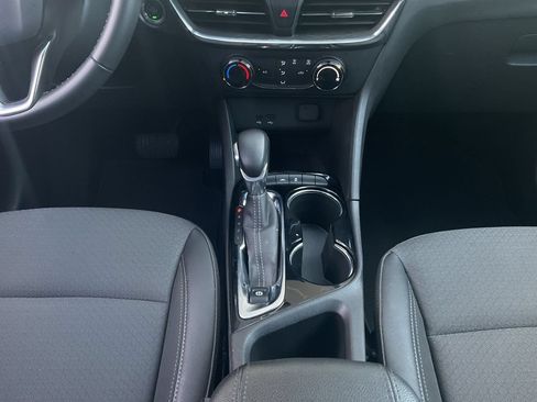 Used 2025 Buick Encore GX Preferred FWD image 9