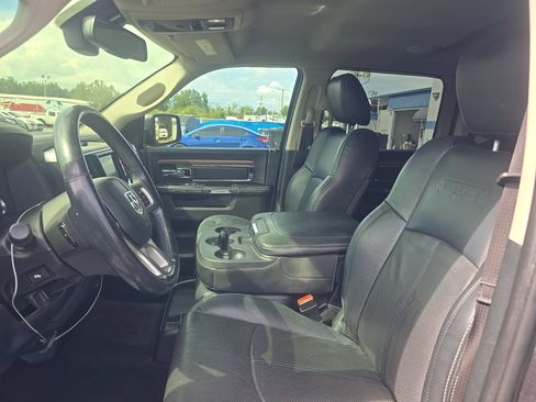 Used 2018 RAM 1500 Laramie RWD image 10