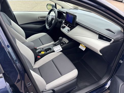 Used 2026 Toyota Corolla LE w/ LE Premium Package FWD image 18