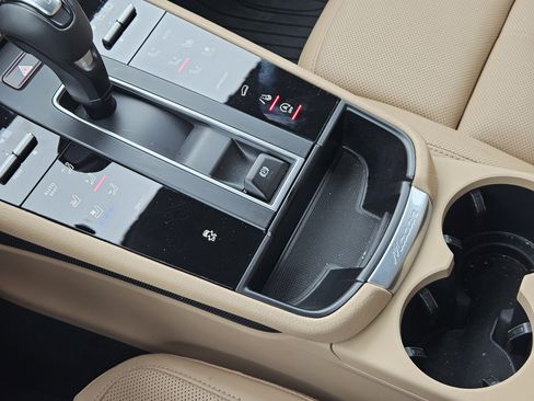 Certified 2026 Porsche Macan AWD/4WD image 20