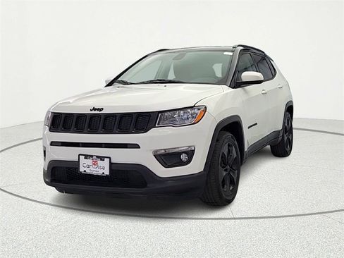 Used 2020 Jeep Compass Latitude image 2