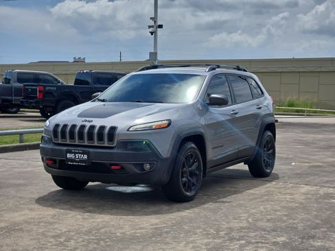 Used 2016 Jeep Cherokee Trailhawk w/ Comfort/Convenience Group AWD/4WD image 8