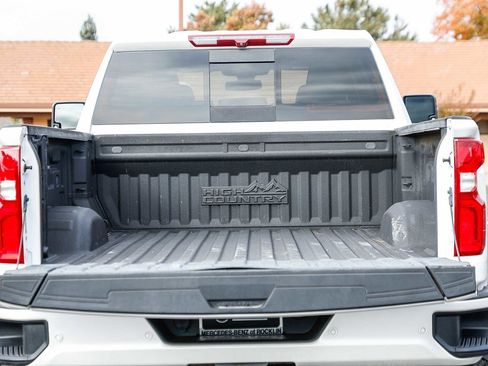 Used 2022 Chevrolet Silverado 2500 High Country w/ Safety Package II image 27
