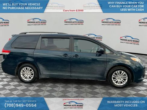 Used 2012 Toyota Sienna XLE image 8