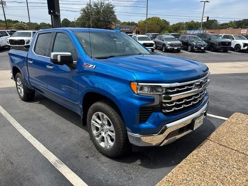 Used 2022 Chevrolet Silverado 1500 LTZ AWD/4WD image 1