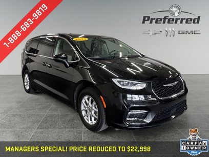 Used 2023 Chrysler Pacifica Touring-L