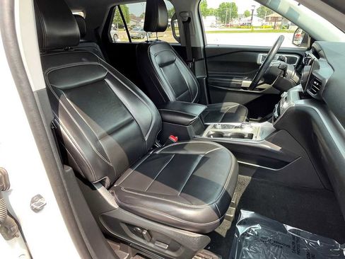 Used 2021 Ford Explorer XLT w/ Equipment Group 202A image 15