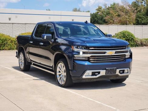 Used 2021 Chevrolet Silverado 1500 High Country w/ Technology Package AWD/4WD image 3