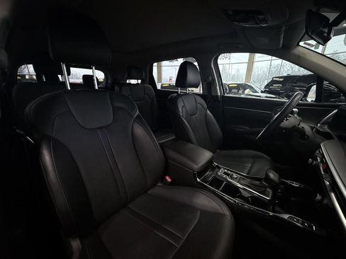 Used 2025 Kia Sorento SX image 37