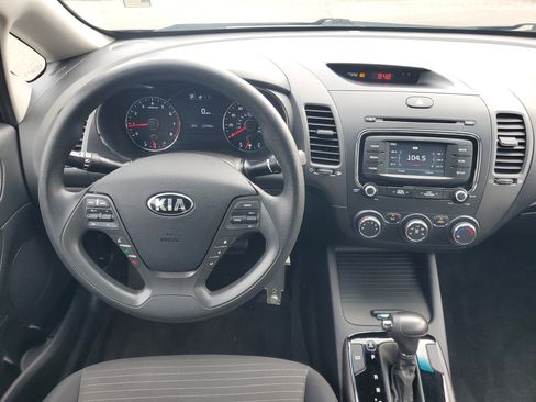 Used 2017 Kia Forte LX w/ LX Popular Package image 17