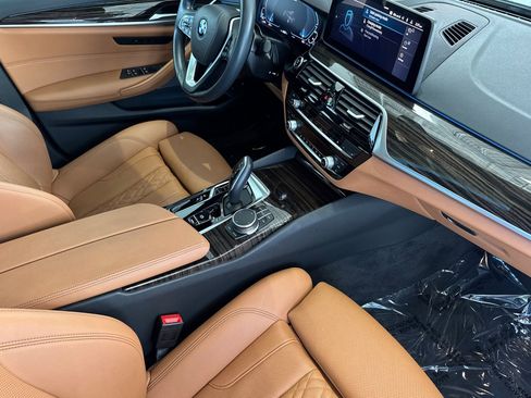 Used 2023 BMW 530e w/ Premium Package RWD image 19