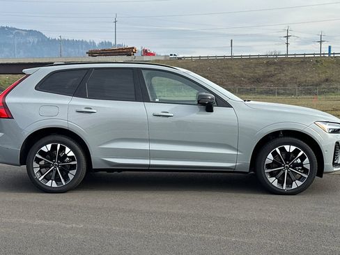 Used 2026 Volvo XC60 B5 Plus w/ Protection Package Premier AWD/4WD image 2