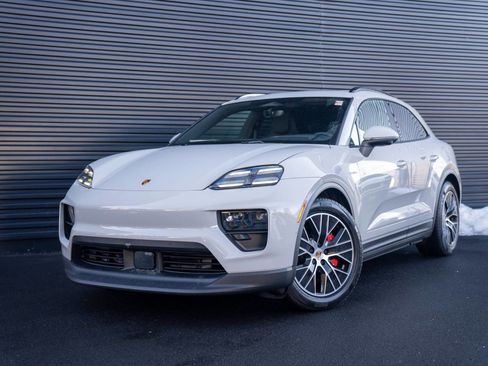 New 2026 Porsche Macan 4S Electric image 1