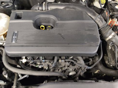 Used 2020 Lincoln Corsair FWD w/ Rear Removable Package Tray image 30