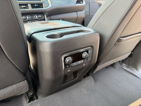 Used 2022 Chevrolet Tahoe LT w/ Luxury Package AWD/4WD image 24