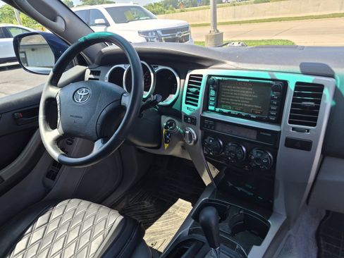 Used 2004 Toyota 4Runner Limited AWD/4WD image 14