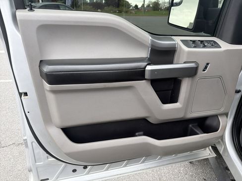 Used 2018 Ford F150 XLT w/ Equipment Group 302A Luxury AWD/4WD image 16