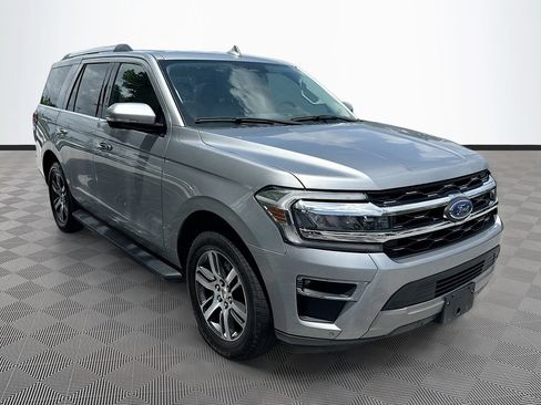 Used 2024 Ford Expedition Limited RWD image 4