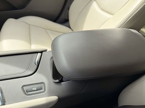 Used 2019 Cadillac XT5 Luxury FWD image 22