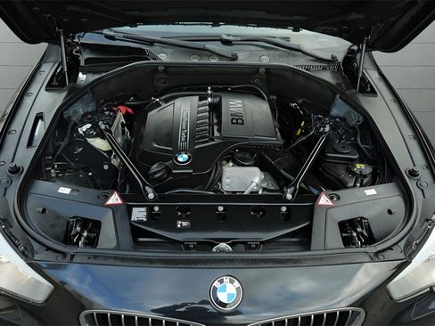 Used 2016 BMW 535i Gran Turismo xDrive image 18