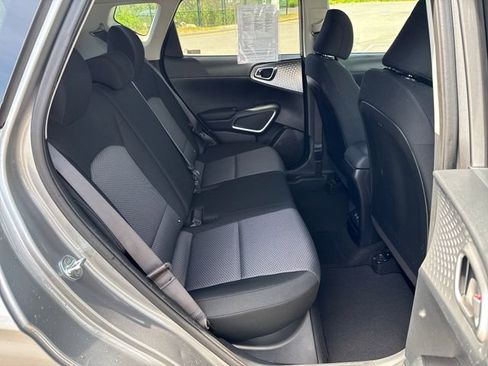 Used 2023 Kia Soul S FWD image 10
