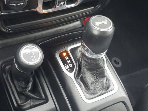 Used 2021 Jeep Wrangler Unlimited Sahara AWD/4WD image 28