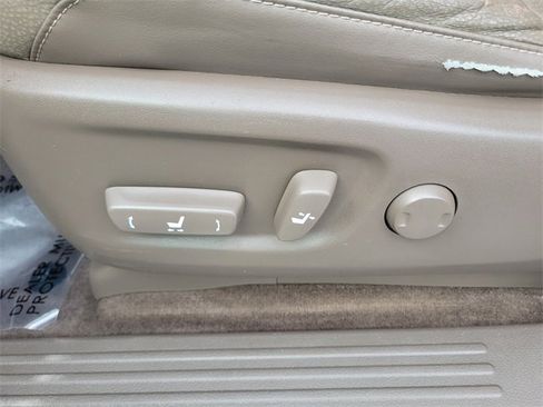 Used 2015 Lexus GX 460 image 17