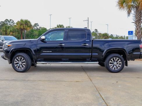 Used 2022 Toyota Tacoma Limited image 25