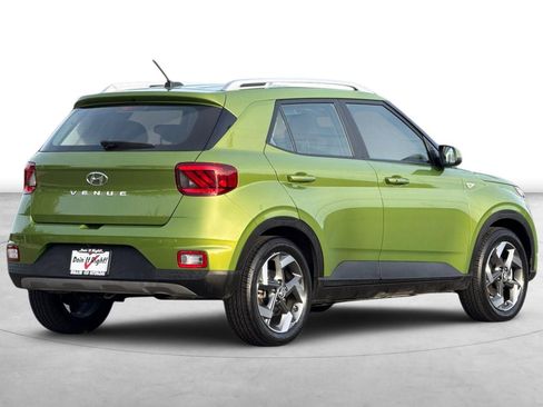 Certified 2024 Hyundai Venue SEL image 6