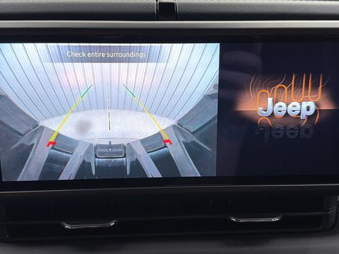 Used 2025 Jeep Wrangler Unlimited Sahara w/ Safety Group AWD/4WD image 21
