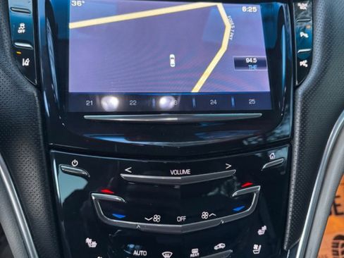 Used 2014 Cadillac XTS Premium image 11