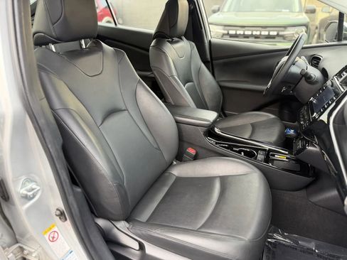 Used 2020 Toyota Prius XLE w/ Preferred Accessory Package image 40