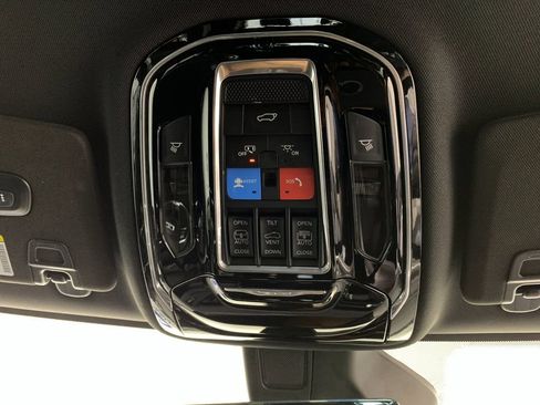Used 2022 Jeep Grand Cherokee L Overland w/ Luxury Tech Group IV RWD image 28