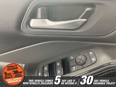 Used 2025 Nissan Rogue SV image 25