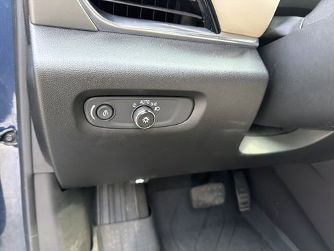 Used 2023 Chevrolet Traverse LT w/ LPO, Floor Liner Package AWD/4WD image 17