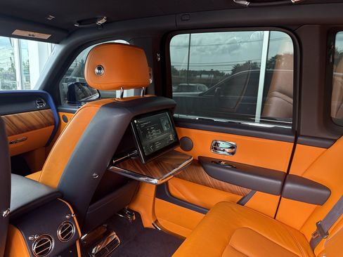 Certified 2021 Rolls-Royce Cullinan AWD/4WD image 41