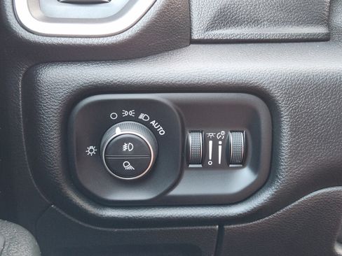 Used 2019 RAM 1500 Big Horn AWD/4WD image 17