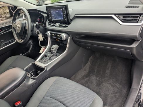 Used 2022 Toyota RAV4 LE image 33