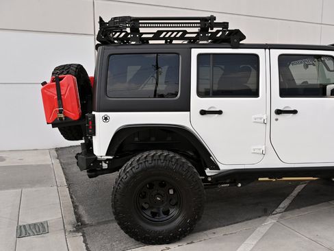Used 2015 Jeep Wrangler Unlimited Sport image 44