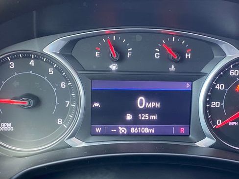 Used 2022 GMC Terrain SLT FWD image 25
